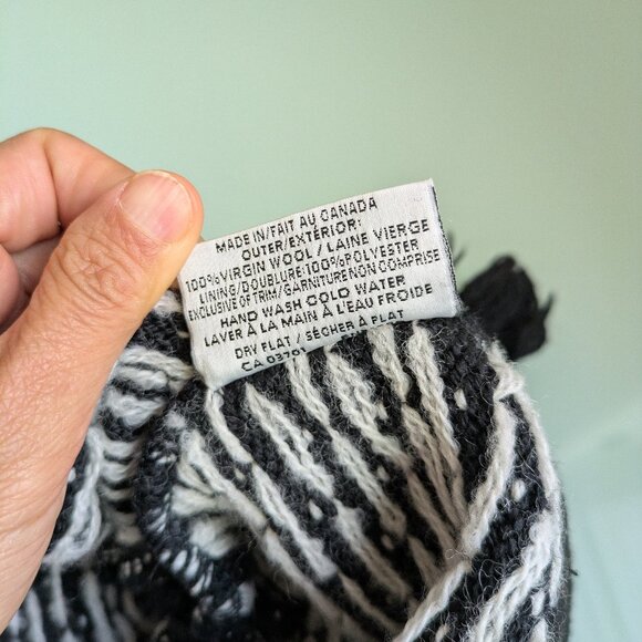 Merkley Wool Hat – Black & White with Color Circle Design - Picture 4 of 6